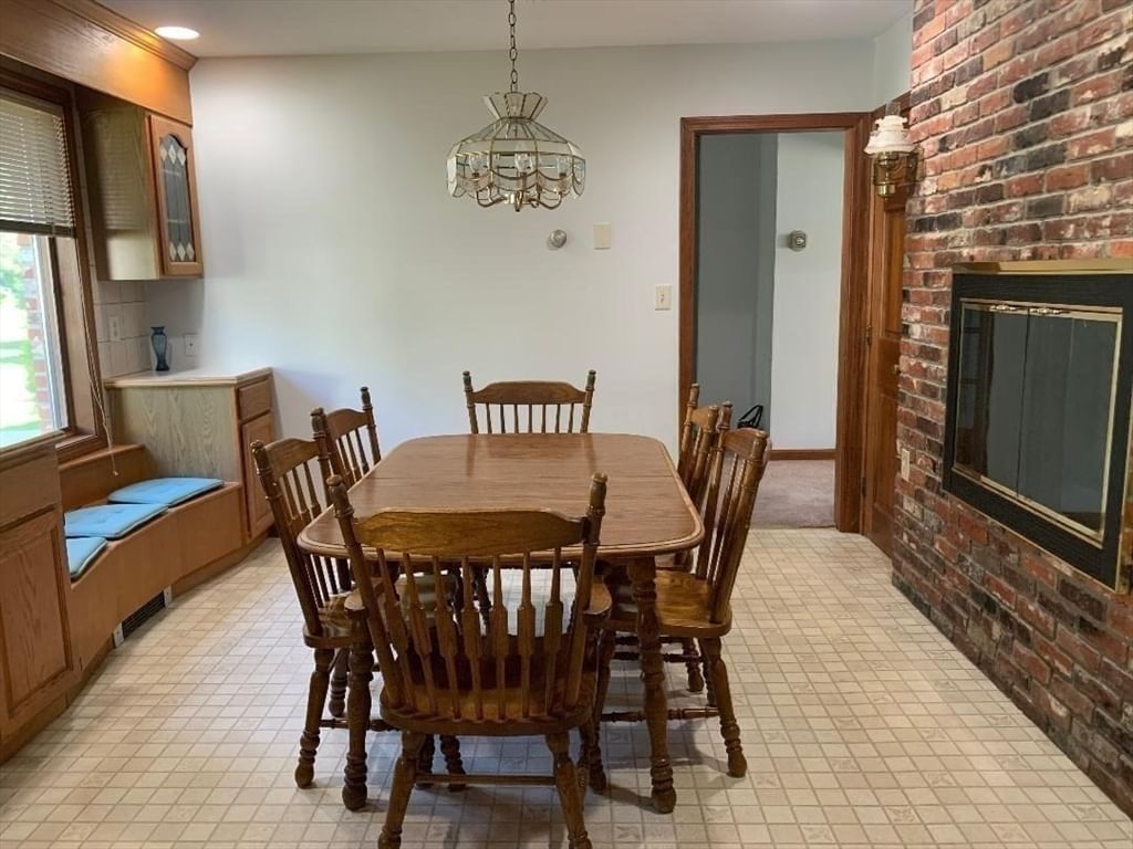 53 Hampden Road, East Longmeadow, MA Photo #11