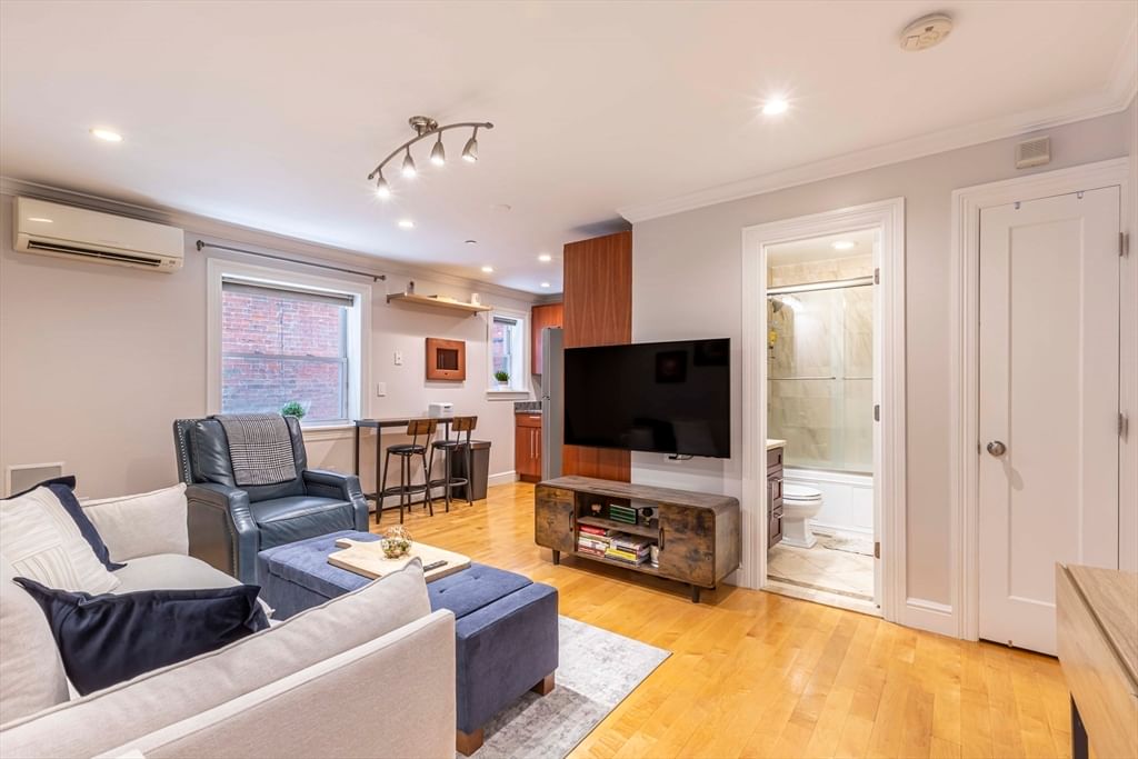 52 Cooper St #1, Boston, MA Photo #2