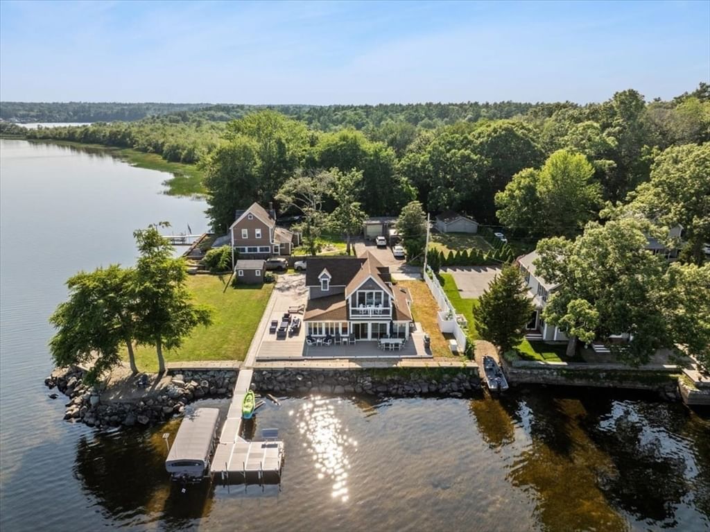 Photo of 123 Nelsons Grove Road, Lakeville, MA