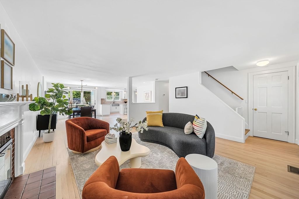 86 Grosvenor Rd. Needham — Photo 6 of 35
