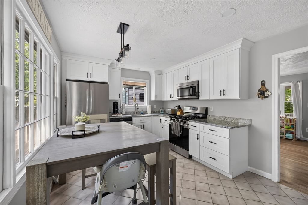 403 Valley Rd, New Bedford, MA, 403 Valley Rd, New Bedford, MA Photo #14