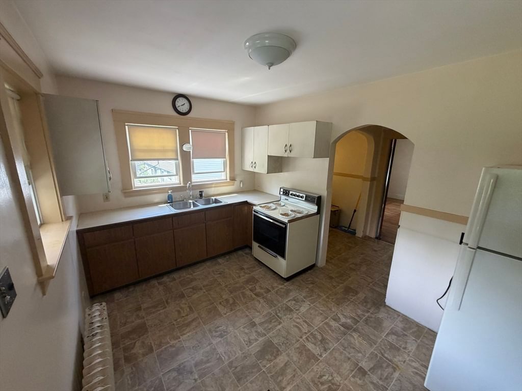 130 Emerald St, Gardner, MA 01440 photo 2