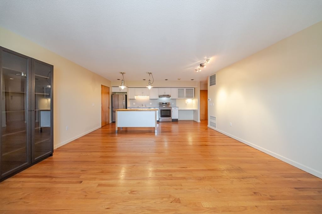 351 Pleasant St #9 Northampton — Photo 11 of 26