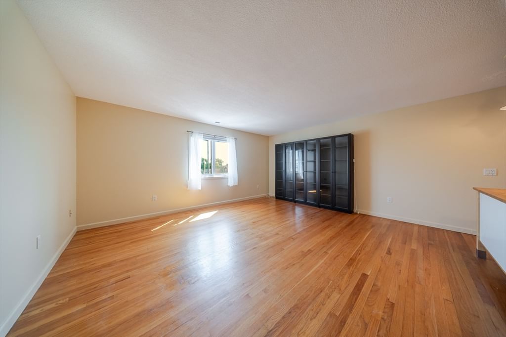 351 Pleasant St #9 Northampton — Photo 12 of 26