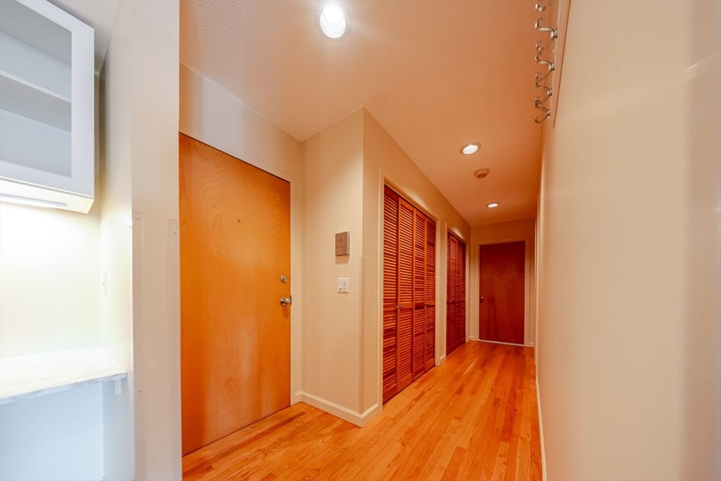 351 Pleasant St #9 Northampton — Photo 14 of 26