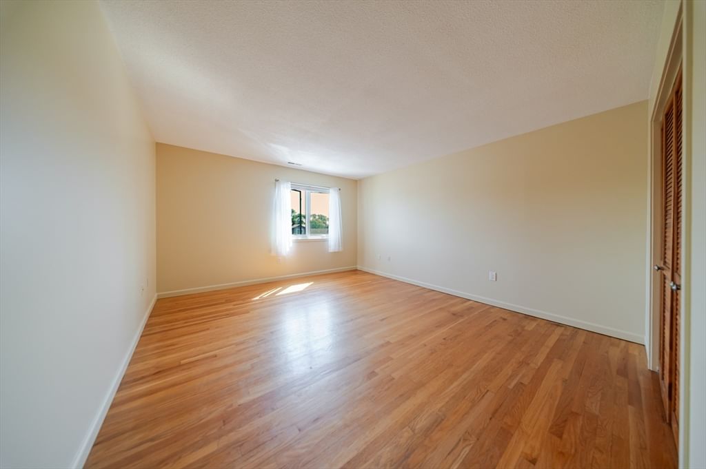 351 Pleasant St #9 Northampton — Photo 21 of 26