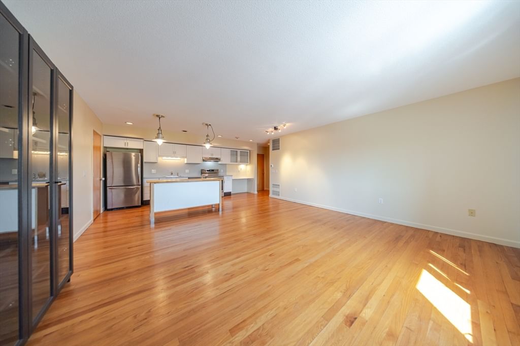 351 Pleasant St #9 Northampton — Photo 9 of 26