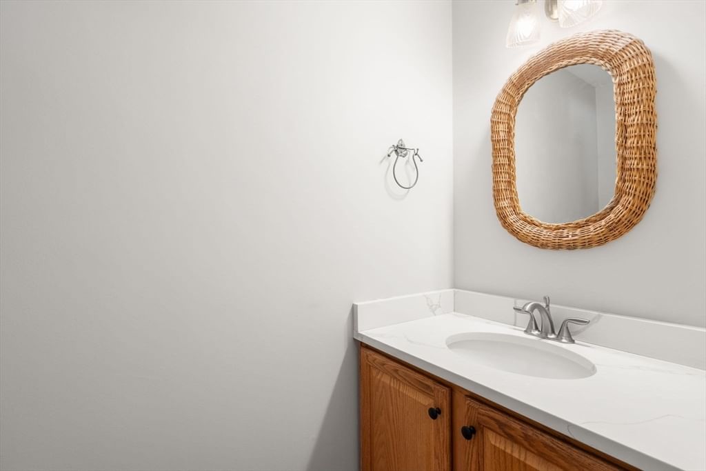 61 Easy St, Uxbridge, MA 01569 photo 5