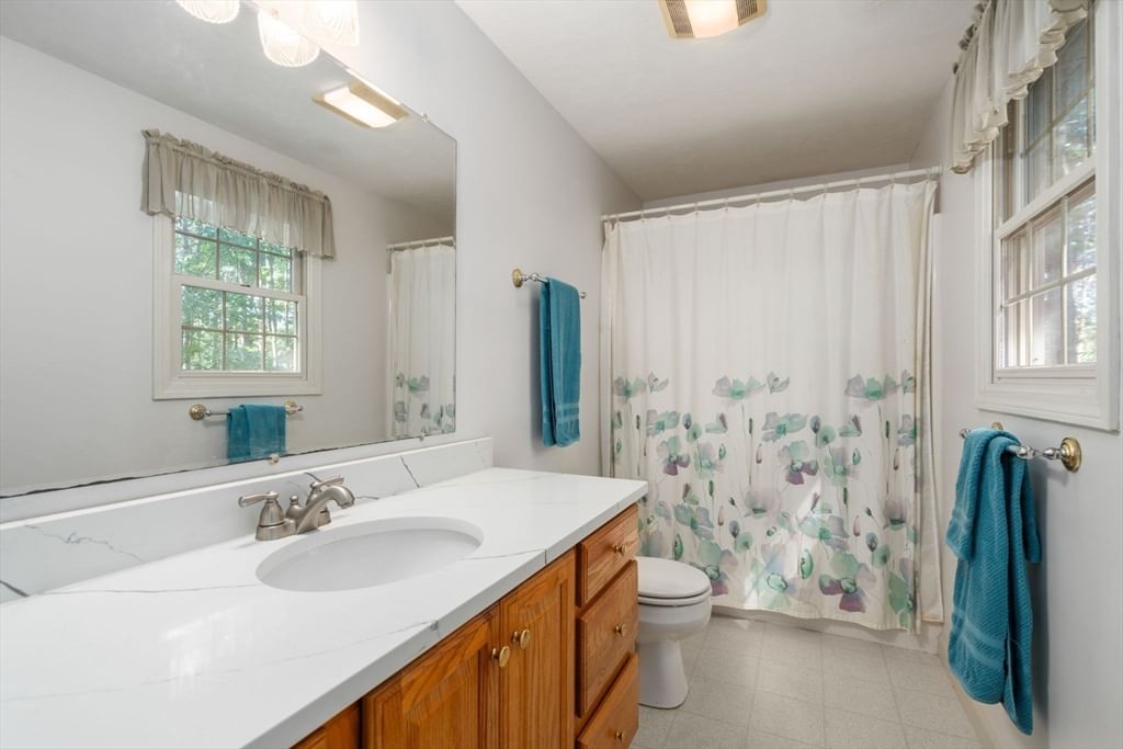 61 Easy St, Uxbridge, MA, 61 Easy St, Uxbridge, MA Photo #19