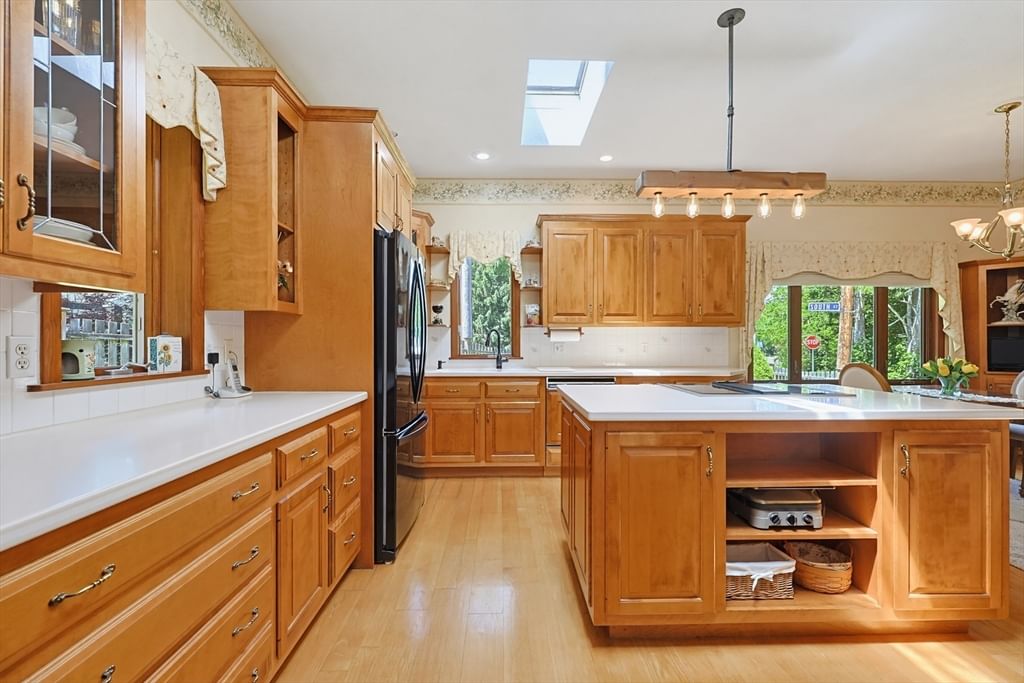 665 South St, Walpole, MA Photo #9