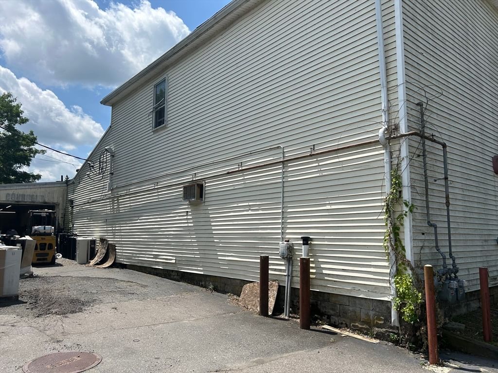 24 Weir Ave Taunton — Photo 8 of 12