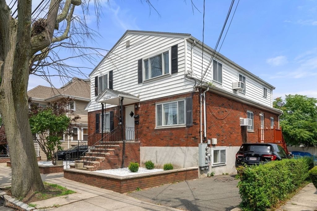 106 Barnes Ave Boston — Photo 2 of 40