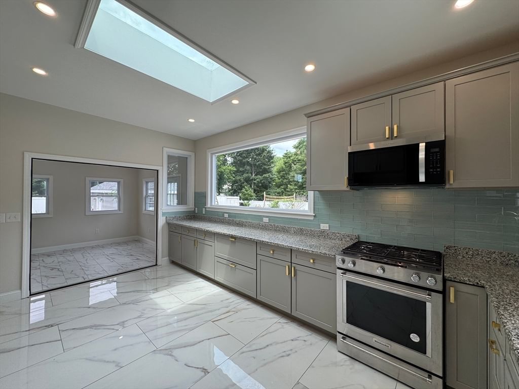 175 Wilbur Ave, Swansea, MA, 175 Wilbur Ave, Swansea, MA Photo #15