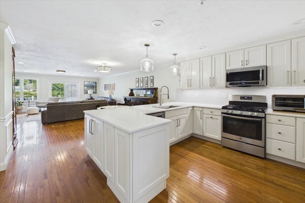 8 Eastern Point Dr #8, Shrewsbury, MA Photo #6