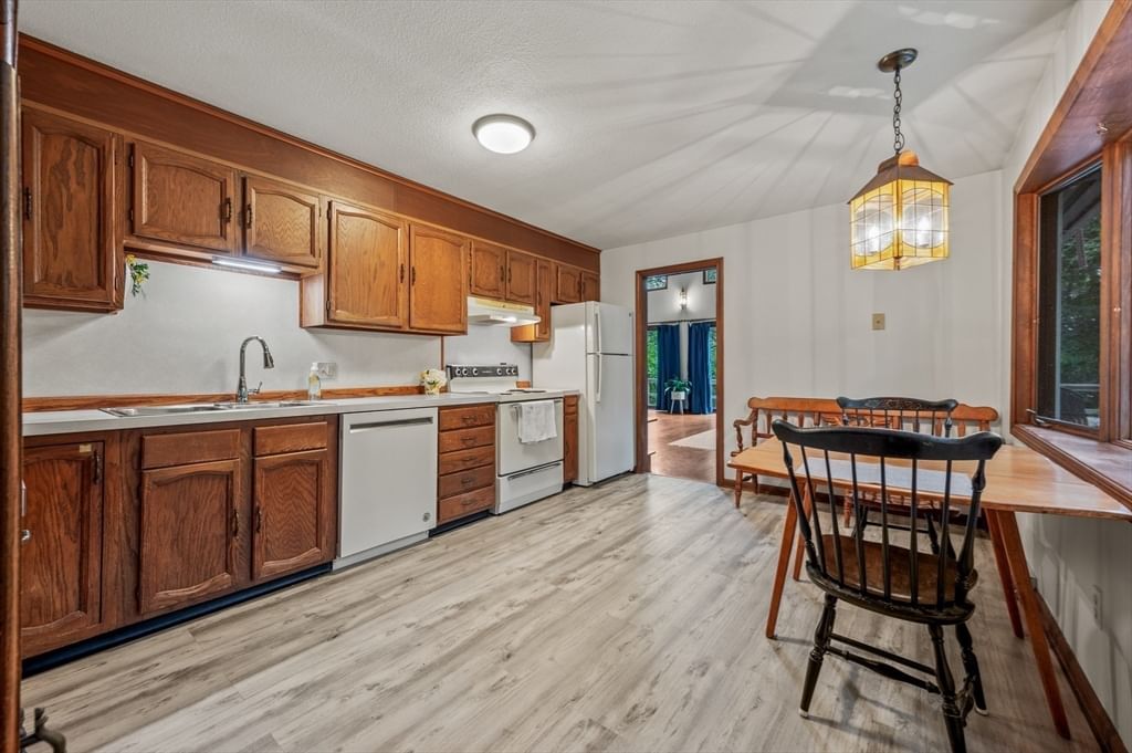 8 Chestnut Hill Rd, Wilbraham, MA, 8 Chestnut Hill Rd, Wilbraham, MA Photo #13