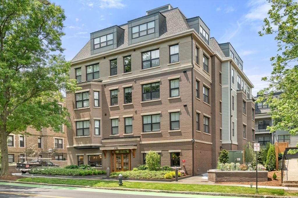 136 Babcock St #305, Brookline, MA Photo #9