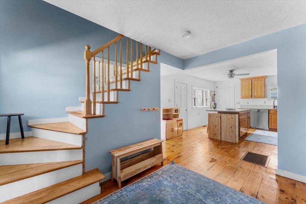 42 Dewey Ave. Brockton — Photo 3 of 38