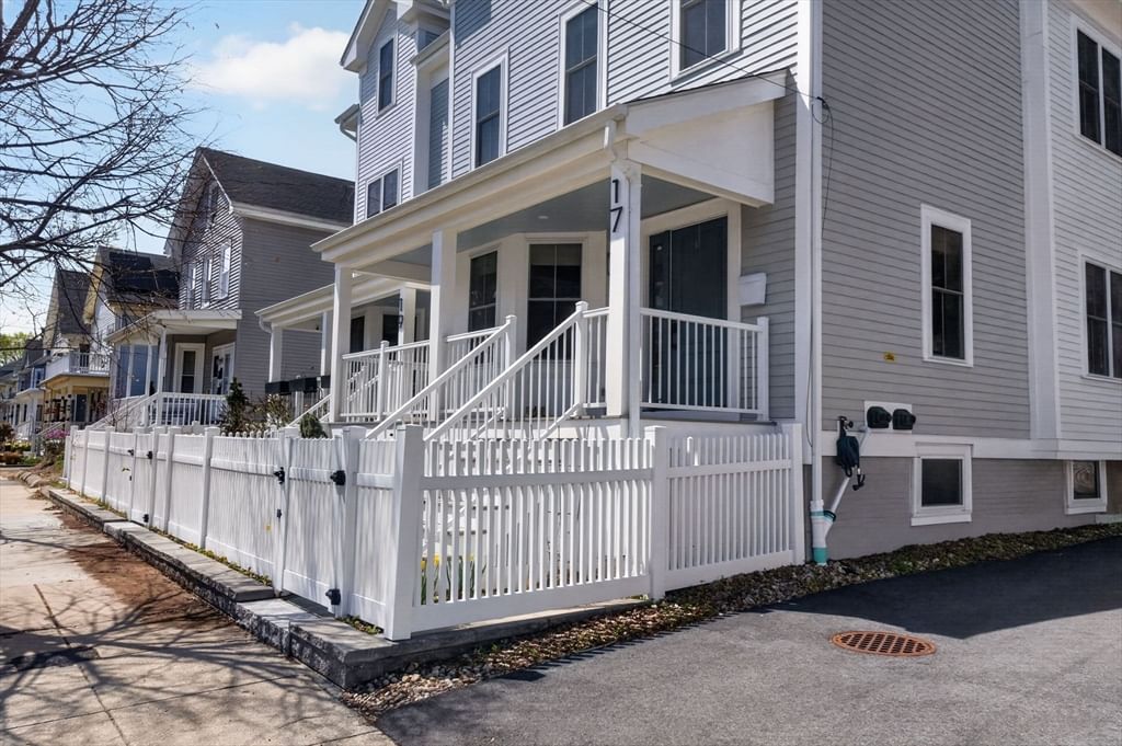 17 Manning St #17 Medford — Photo 41 of 42