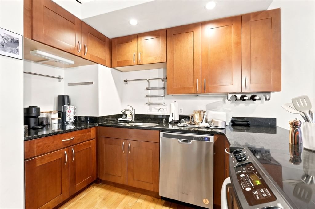 111 Beach St #3B, Boston, MA, 111 Beach St #3B, Boston, MA Photo #10