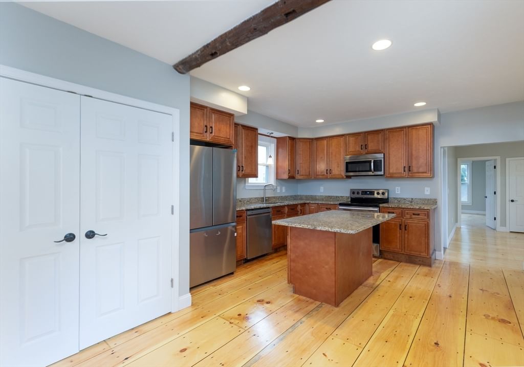 5 Irving St, Spencer, MA Photo #4