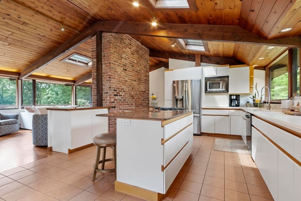 64 Woodside Rd, Harvard, MA 01451 photo 2