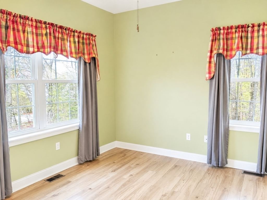 30 Steinbeck Street, Tyngsborough, MA, 30 Steinbeck Street, Tyngsborough, MA Photo #11