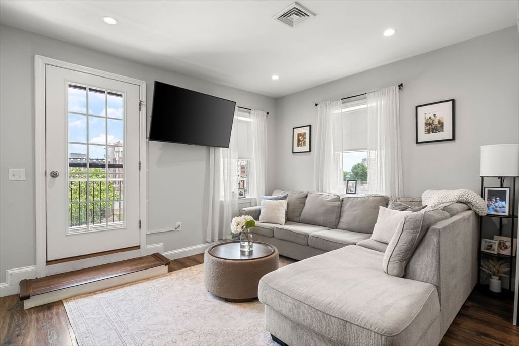 109 Thomas Burgin Pkwy #2, Quincy, MA, 109 Thomas Burgin Pkwy #2, Quincy, MA Photo #5