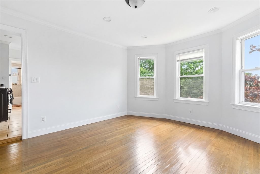 39 Glen Rd Boston — Photo 16 of 42