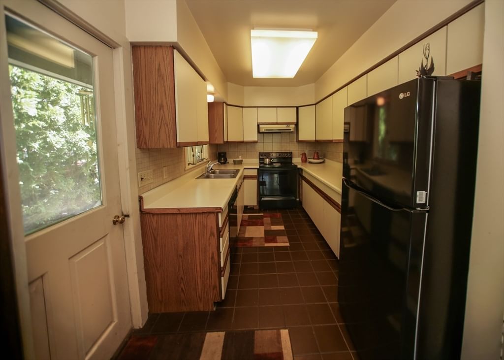 5 Hampden Ct, Monson, MA 01057 photo 2