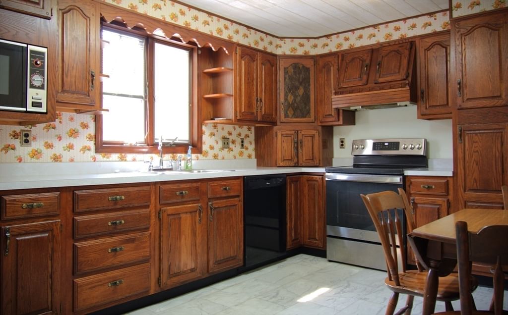 112 Blaine Ave, East Brookfield, MA 01515 photo 2