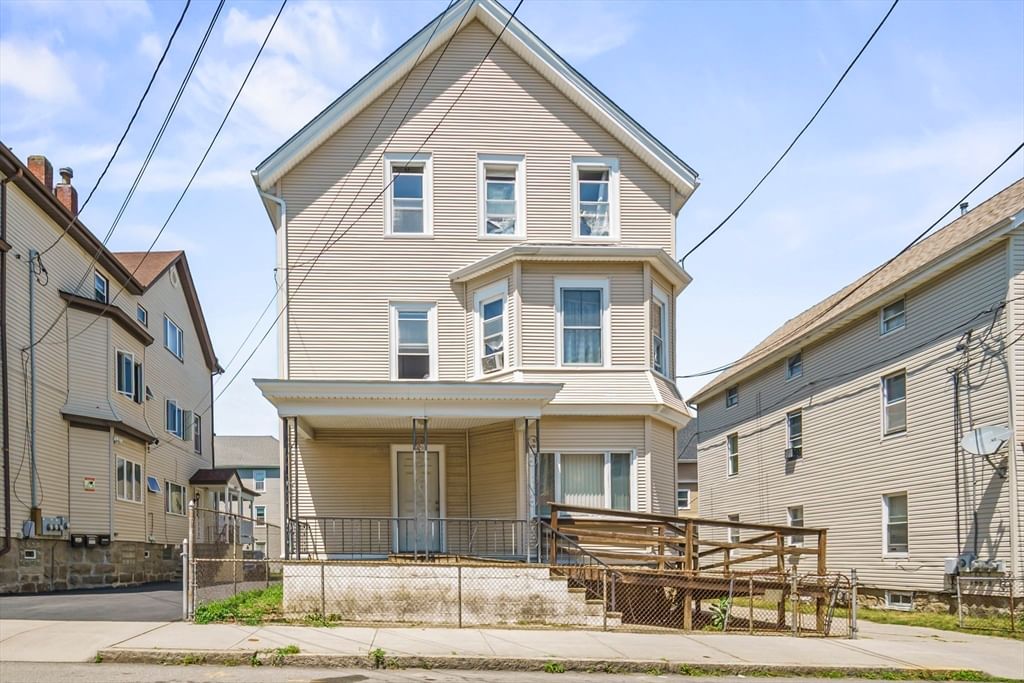 82 Snell St Fall River — Photo 13 of 20