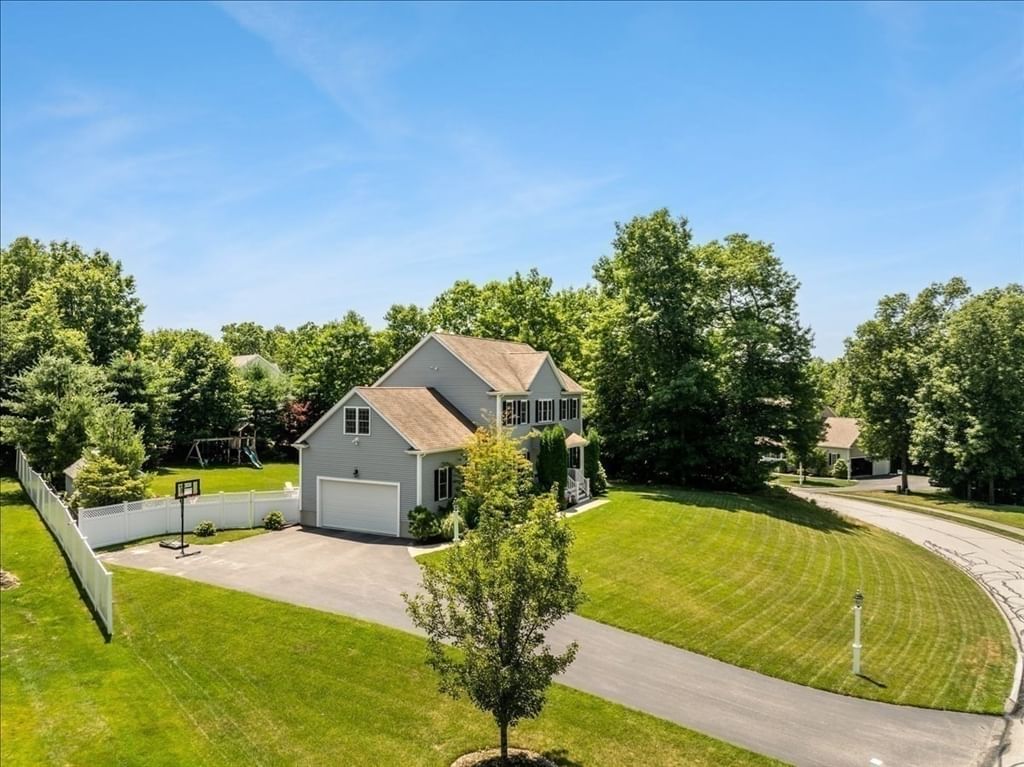 16 Summit Circle Wrentham — Photo 2 of 42