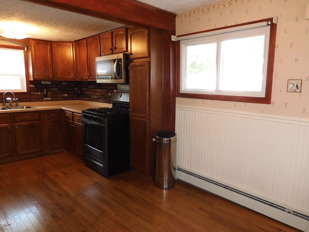 146 Bridle Rd Billerica — Photo 11 of 27