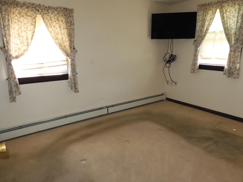 146 Bridle Rd Billerica — Photo 15 of 27