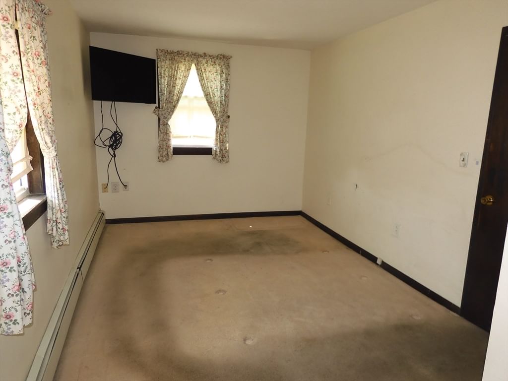 146 Bridle Rd Billerica — Photo 17 of 27