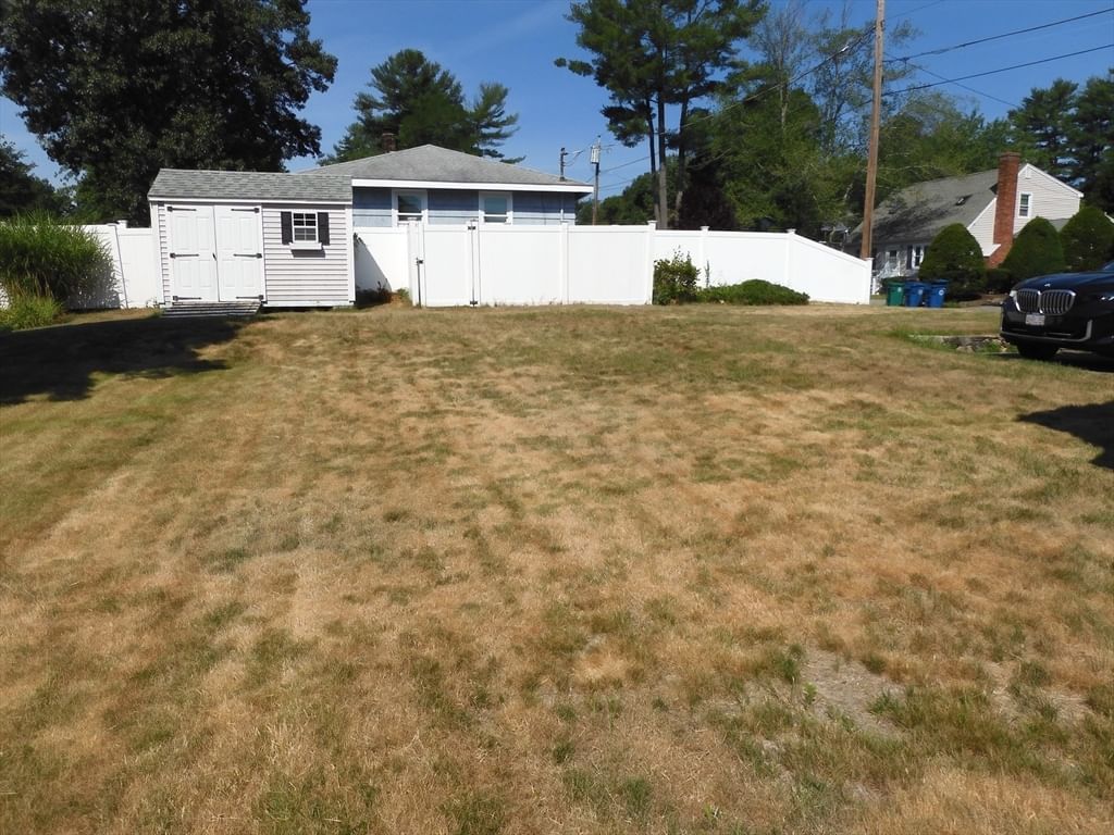 146 Bridle Rd Billerica — Photo 25 of 27