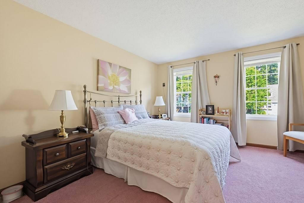 7 Hazeltine Rd, Upton, MA 01568 photo 4