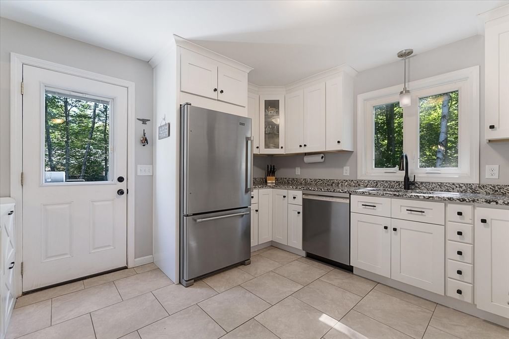 44 Underwood Rd, Hubbardston, MA 01452 photo 2