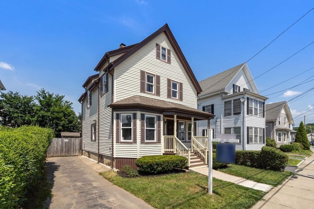129 Maple Street Lynn — Photo 3 of 35