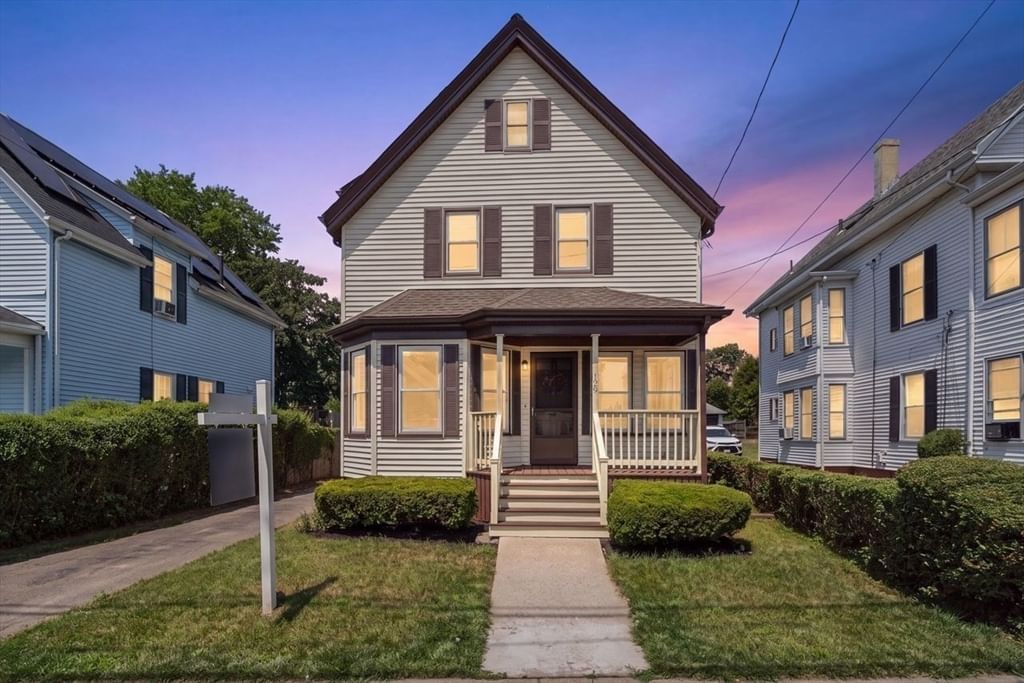129 Maple Street Lynn — Photo 4 of 35