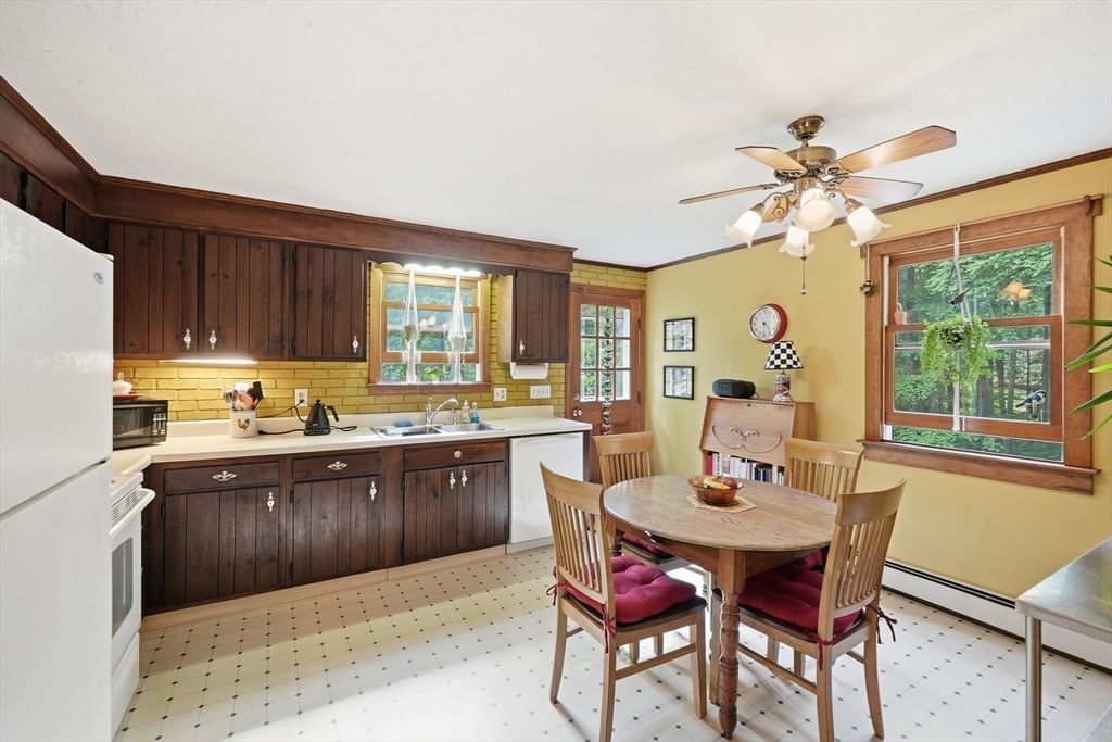 46 Prospect St, Rutland, MA Photo #10