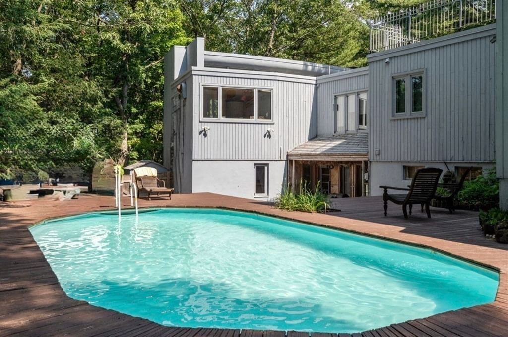 108 Codman Rd Brookline — Photo 14 of 15