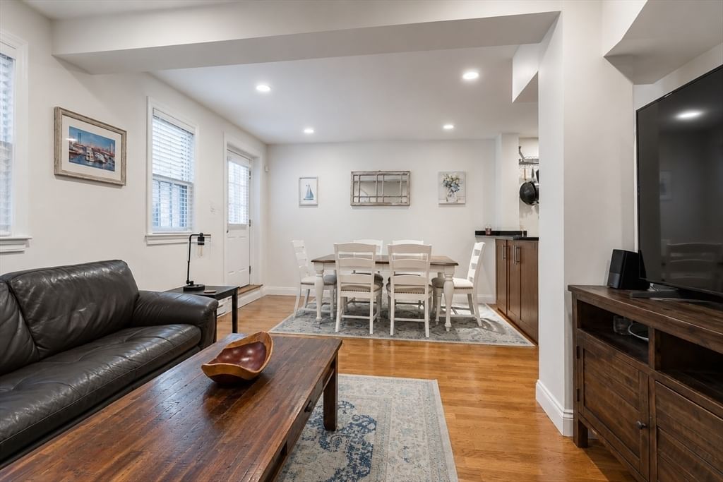 15 Garrison St #1, Boston, MA Photo #3