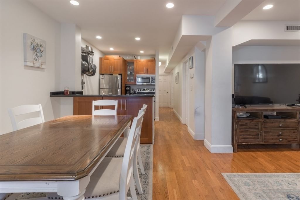 15 Garrison St #1, Boston, MA Photo #5