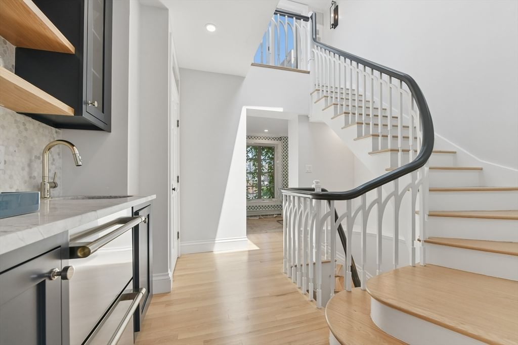 89 Revere St, Boston, MA Photo #22