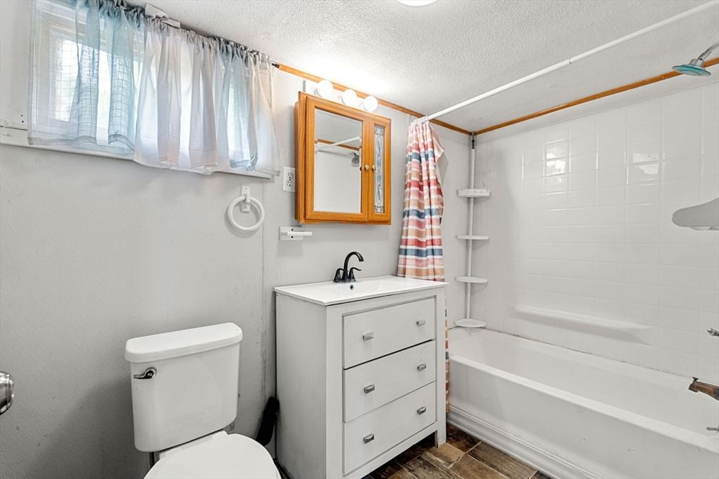 124 Hazen Rd, Shirley, MA Photo #10