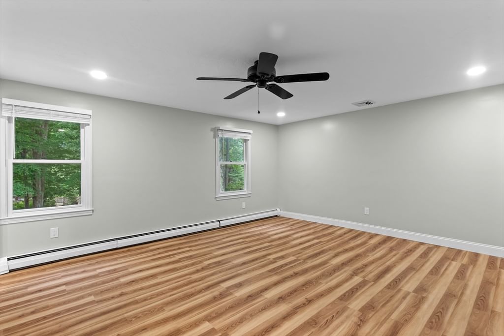 16 Dartmoor Dr Shrewsbury — Photo 14 of 42