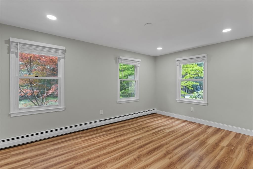 16 Dartmoor Dr Shrewsbury — Photo 21 of 42
