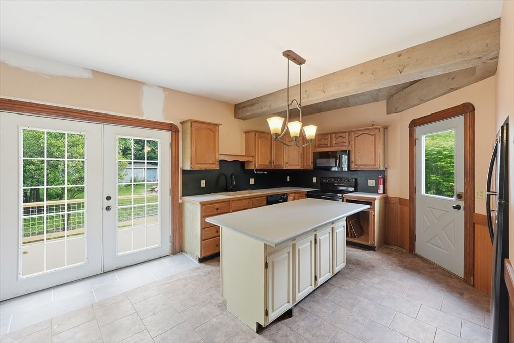31 Lincoln Ave, Orange, MA 01364 photo 2