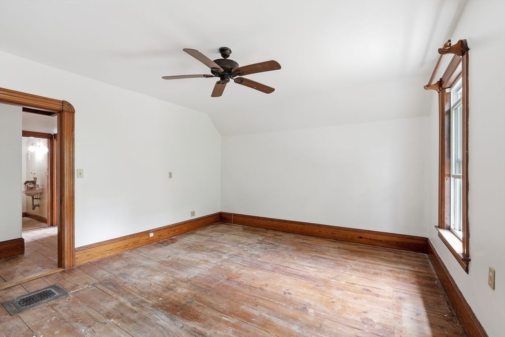 31 Lincoln Ave, Orange, MA 01364 photo 3